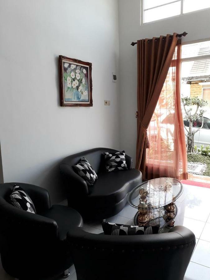 Villa Puncak Garuda A5 Batu  Eksteriør billede